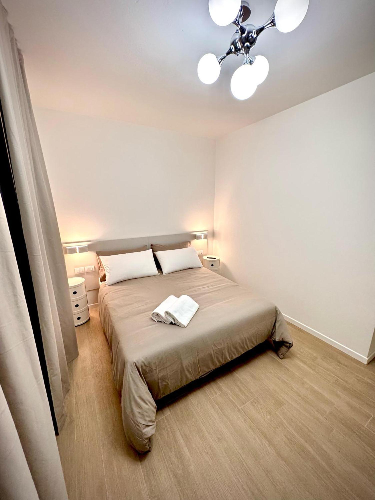 Hotel Villa Mary Santa Maria Di Sala Exteriör bild
