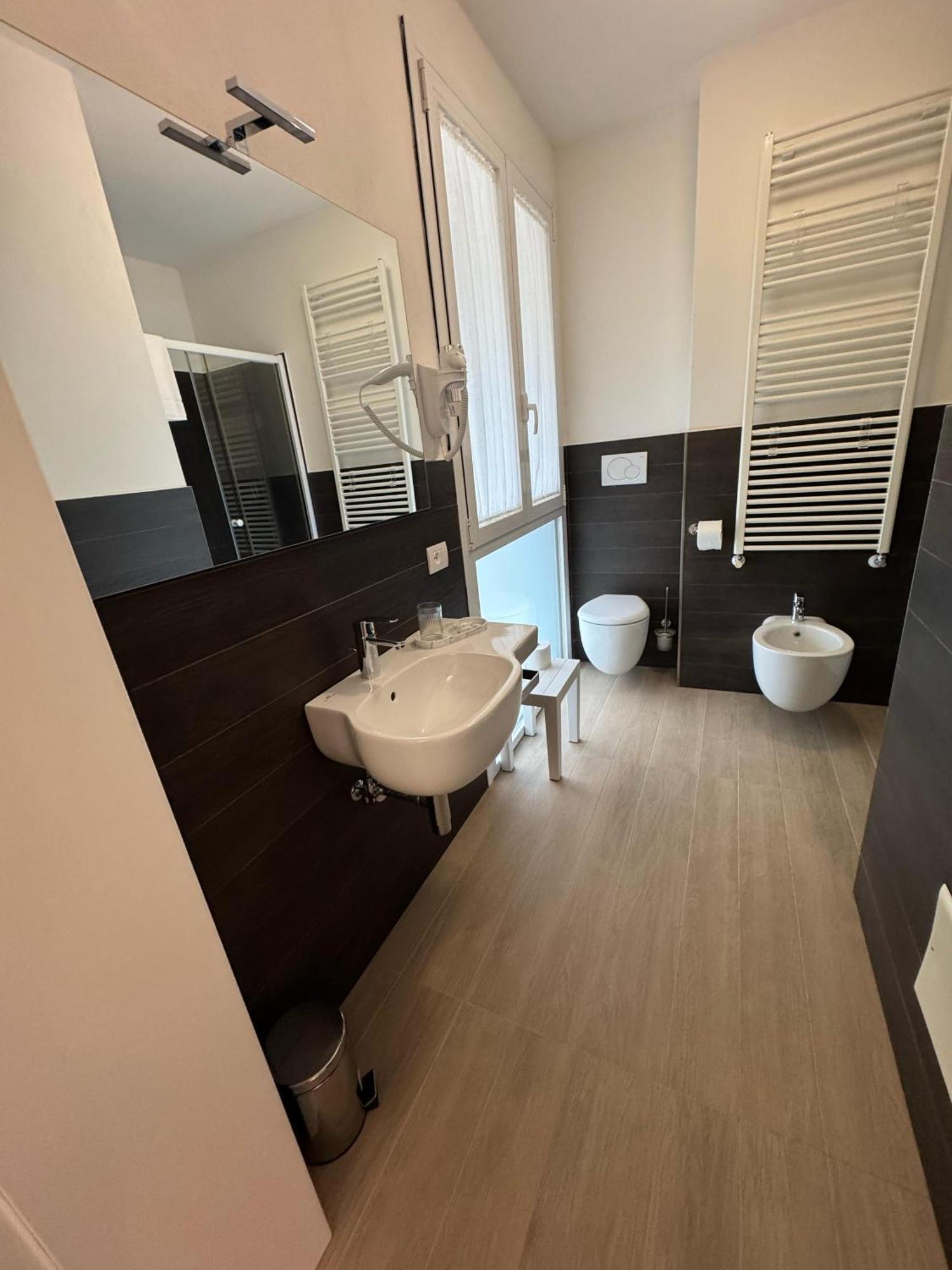 Hotel Villa Mary Santa Maria Di Sala Exteriör bild