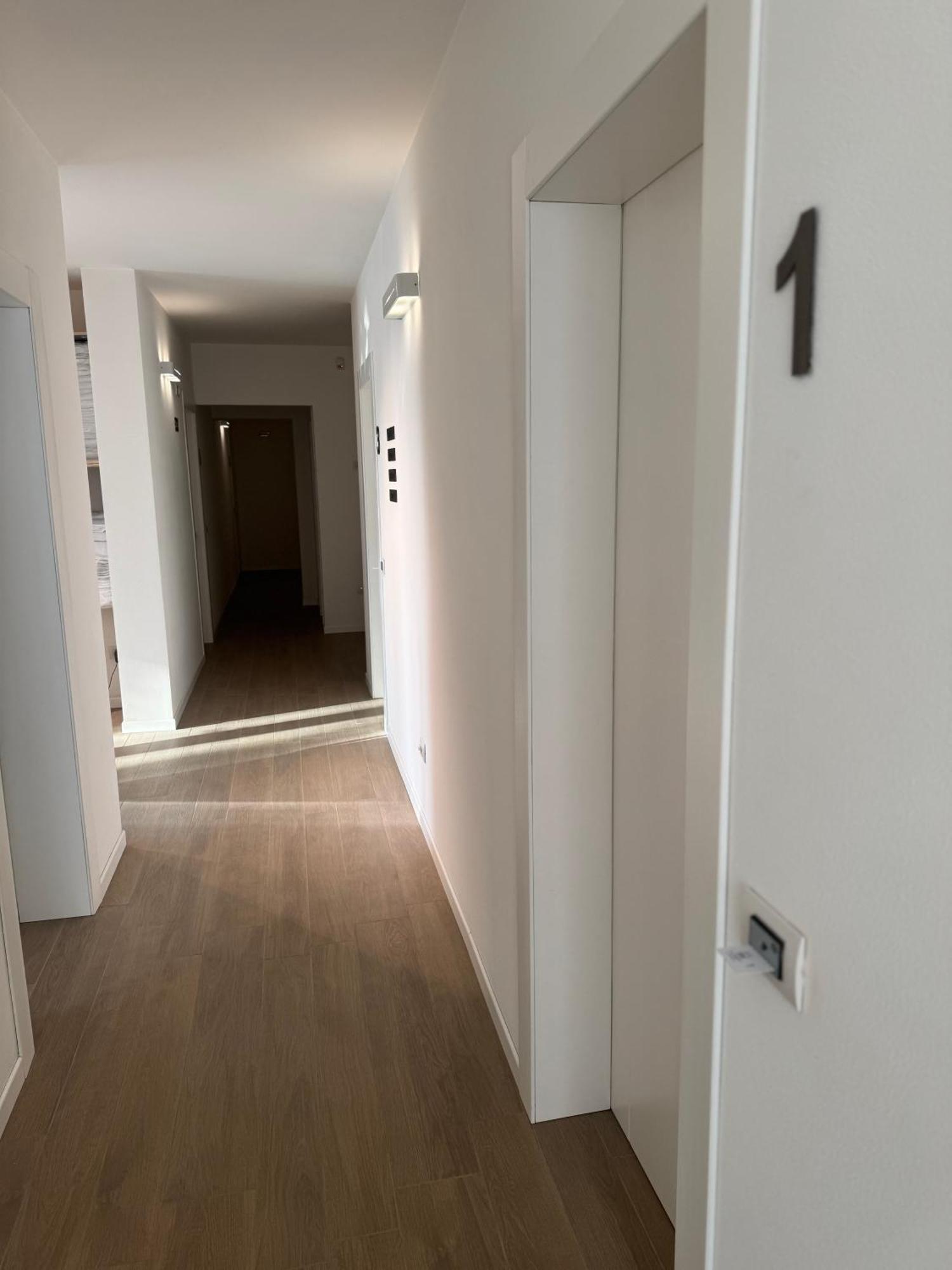 Hotel Villa Mary Santa Maria Di Sala Exteriör bild