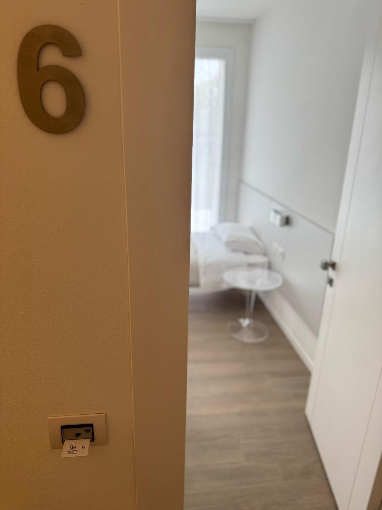 Hotel Villa Mary Santa Maria Di Sala Exteriör bild